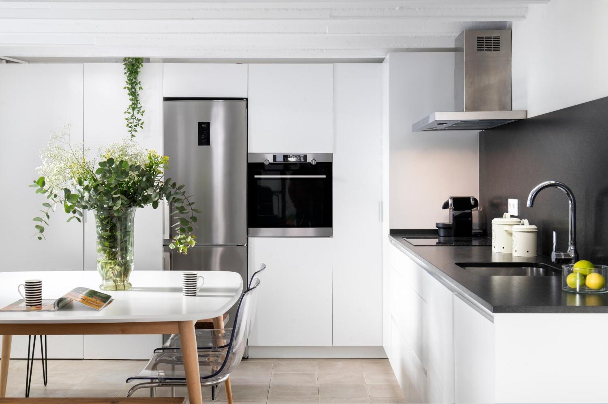 Misterhost Conde De Torrejon Apartment Севиля Екстериор снимка