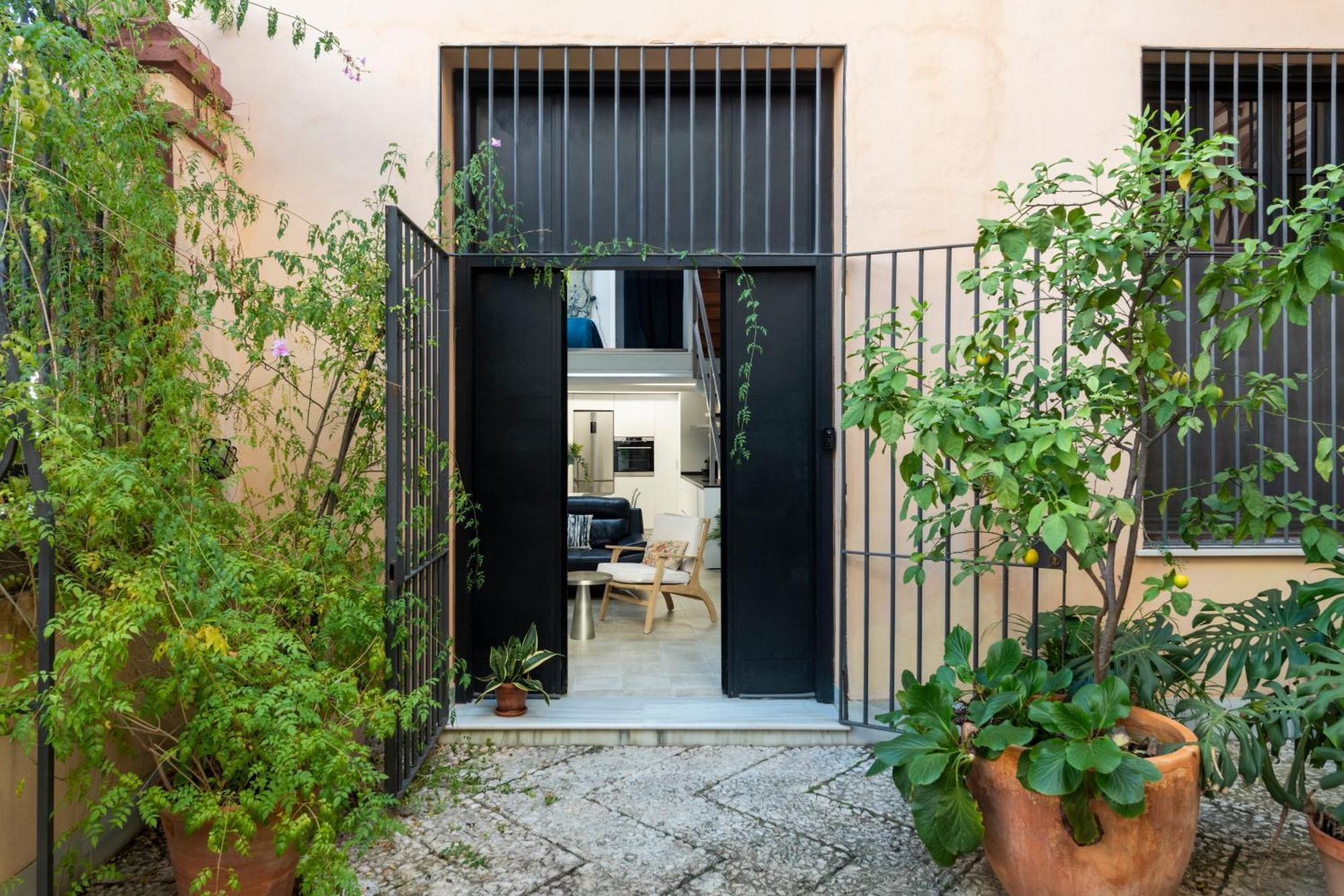 Misterhost Conde De Torrejon Apartment Севиля Екстериор снимка